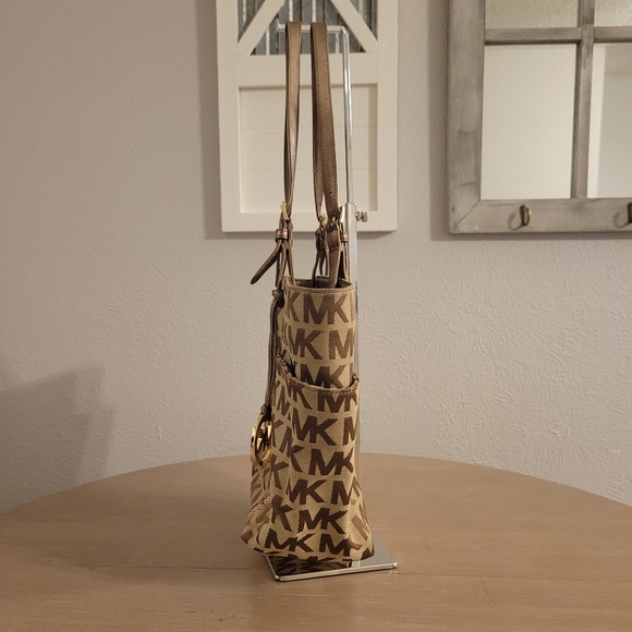 Michael Kors Sequin Stripe EW Tote - Picture 3 of 13